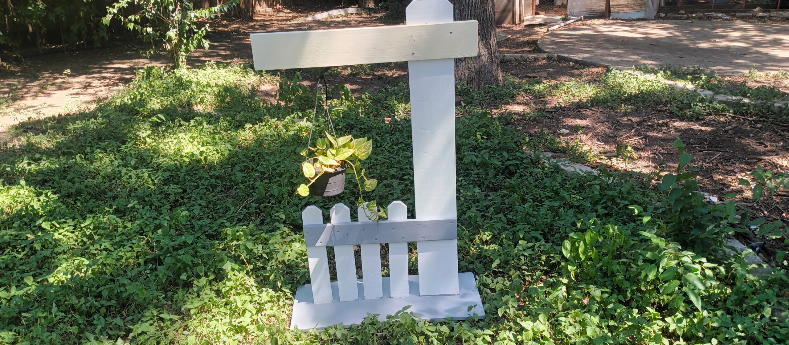 Picket Fence Plant Stand